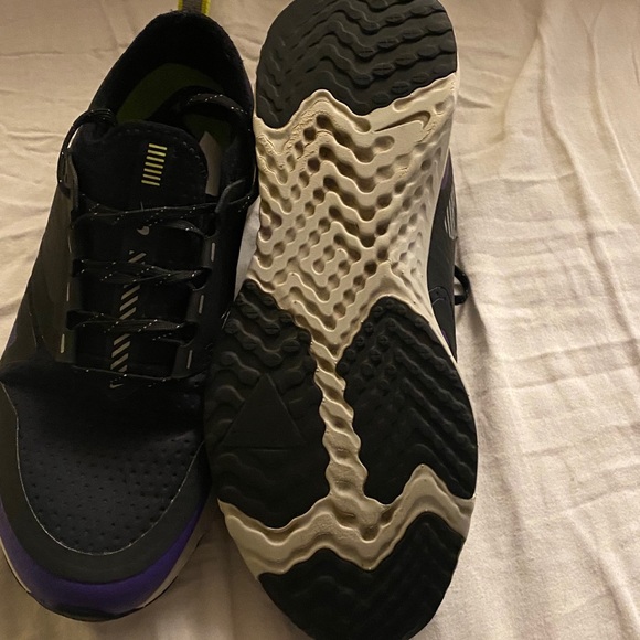 NIB $130 Nike Odyssey React Shield 2 Women's Runni - Picture 3 of 4